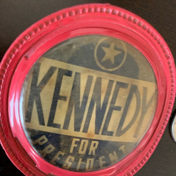 JFK Holographic Campaign Button - Picture 3 of 4